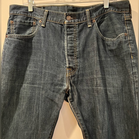Levi’s 501 Original Fit Button Fly Jeans in Medium Stonewash 34X34 - Picture 4 of 16